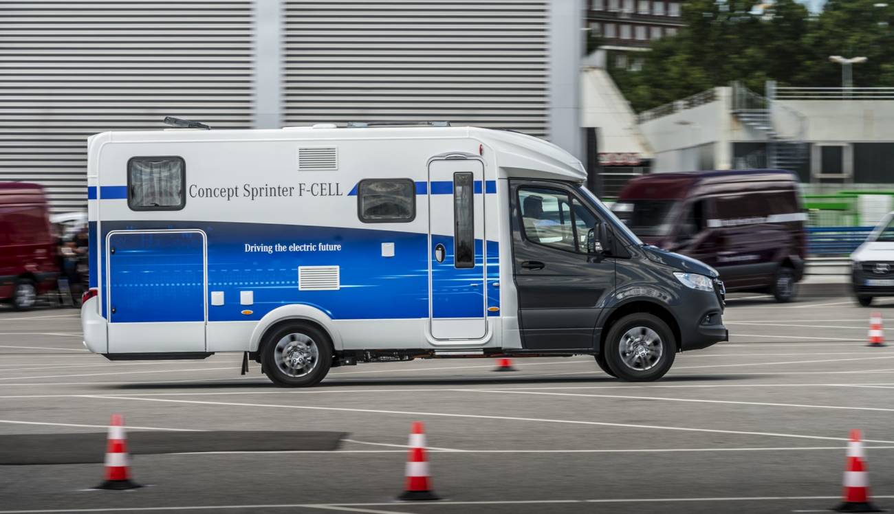 Mercedes presenta una autocaravana híbrida